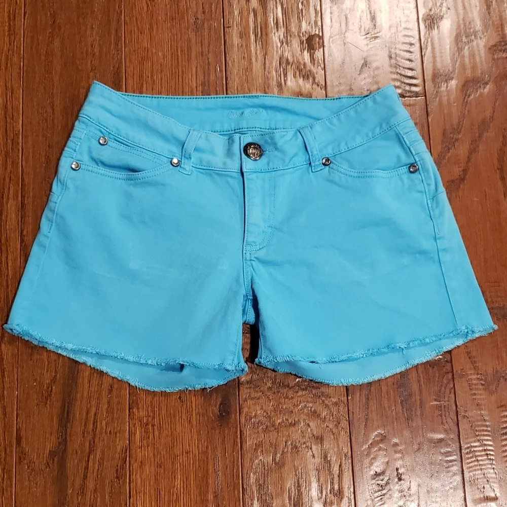 Wrangler Stud Pocket Cut Off Hem Shorts, Aqua - Size 7/8